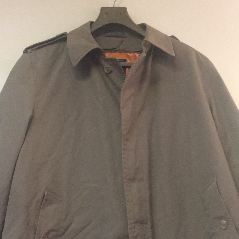 KENNETH ROBERTS DISTINCTIVE MENWEAR - Picture 2 of 9